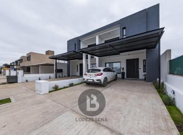 Casa · 155m² · 6 Ambientes · 2 Cocheras · Casa Tipo Dúplex en La Calandria