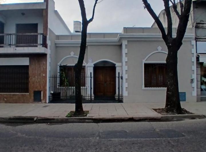 Casa · 200m² · 4 Ambientes