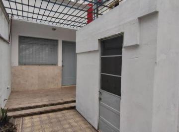 PH de 3 ambientes, La Plata · Alquiler PH 2 Dorm. Planta Baja - 8 E/56 y 57 - La Plata