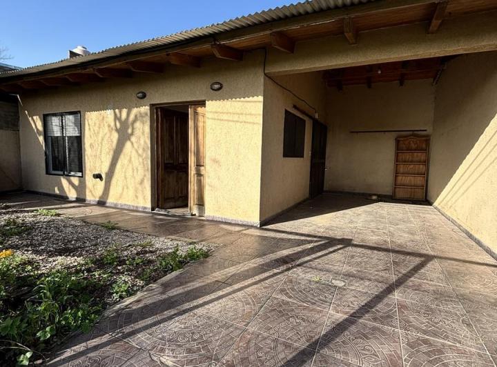 Casa · 60m² · 4 Ambientes · 1 Cochera