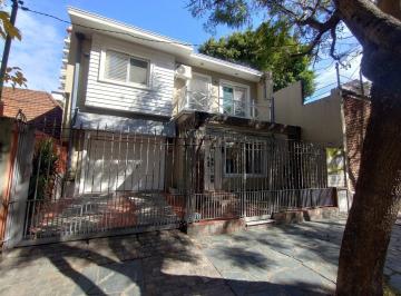 Casa · 388m² · 5 Ambientes · 1 Cochera · Casa en Venta 3 Dorm., Jardín, Pileta Quilmes