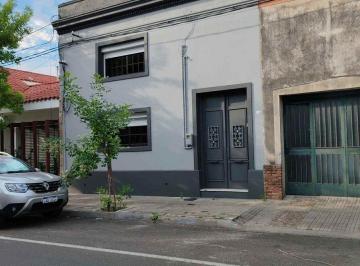 Casa · 145m² · 2 Ambientes · Espacio, Ubicacion y Comodidad en Pleno Centro.