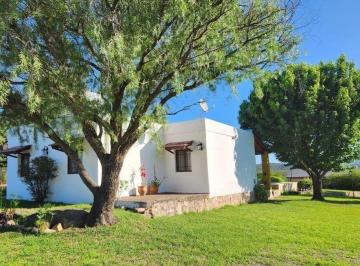 Casa · 317m² · 5 Ambientes · 1 Cochera · Casa en Cabalango