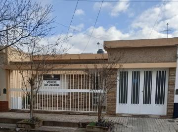 Casa · 200m² · 3 Dormitorios · 1 Cochera · Venta Casa 3 Dorm. 2 Baños. con Garage. Patio. Yapeyú