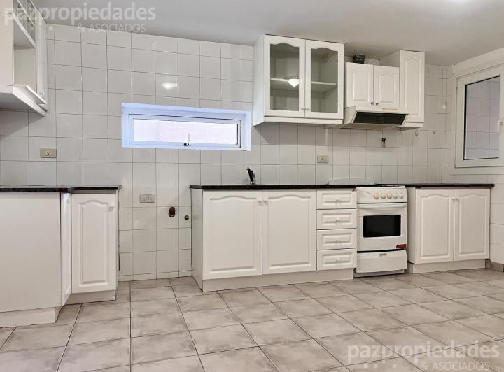 Departamento · 140m² · 4 Ambientes · 1 Cochera