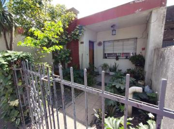 Casa · 220m² · 5 Ambientes · 1 Cochera · Venta Casa 5 Ambientes y Garaje en Bosques