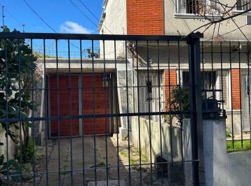 Casa · 90m² · 3 Ambientes · 1 Cochera · Alquiler Casa de Altos 2 Dorm con Garage La Teja