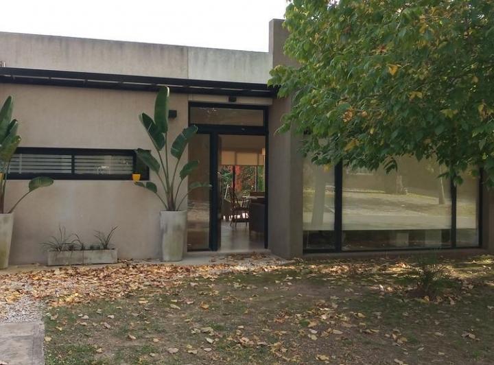 Casa · 170m² · 4 Ambientes · 2 Cocheras