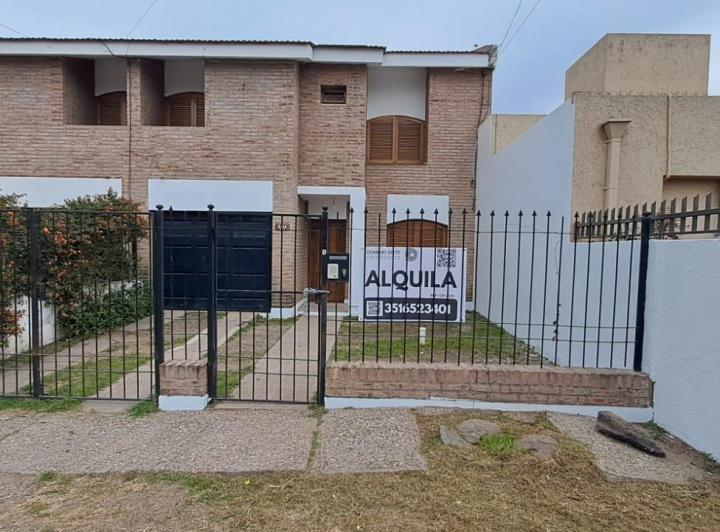 Casa · 130m² · 3 Dormitorios · 1 Cochera