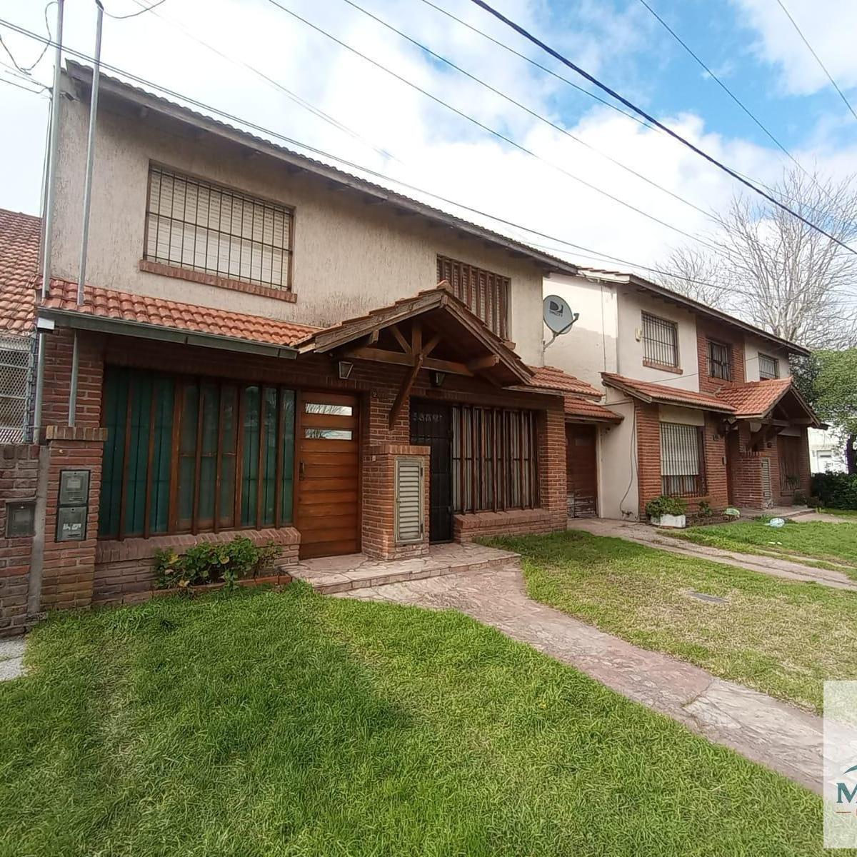 Casa en venta en Mar del Plata, ubicada en Pasteur al 2000 — Duplex 3 amb, 2 dorm, 1 baño