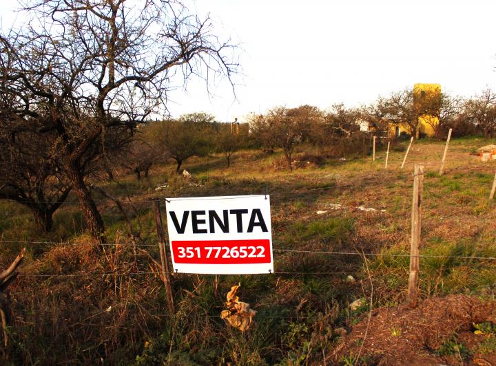 Terreno · 875m²