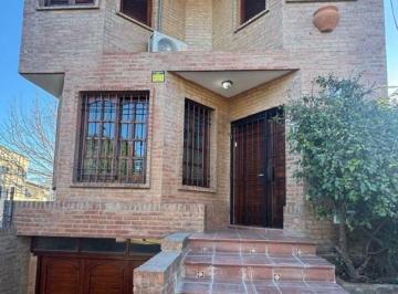 Casa en Venta de 7 ambientes Los Ángeles · Casa en Venta: 3 Dorm., 3 Baños, Patio, Pileta y Cochera. Hermosa Zona con Excelente Accesos