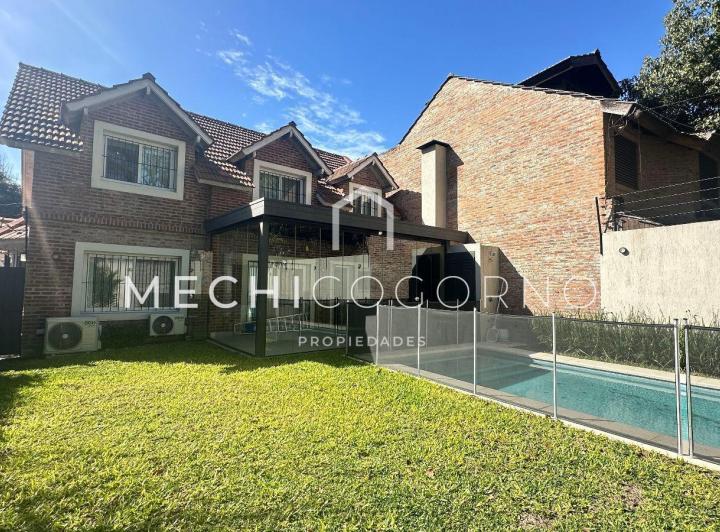 Casa · 150m² · 4 Ambientes · 3 Cocheras