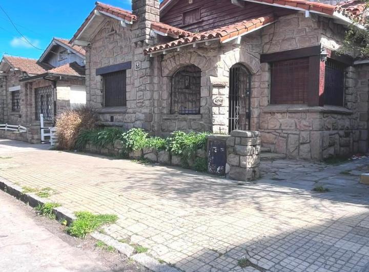 Casa · 125m² · 4 Ambientes · 1 Cochera