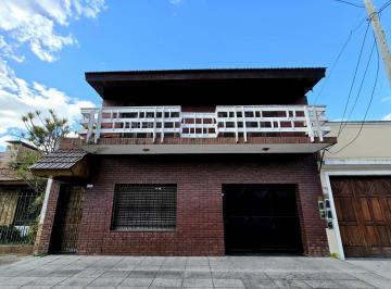 PH · 134m² · 4 Ambientes · 1 Cochera · PH 4 Amb Al Frente con Cochera, Quincho y Terraza Propia