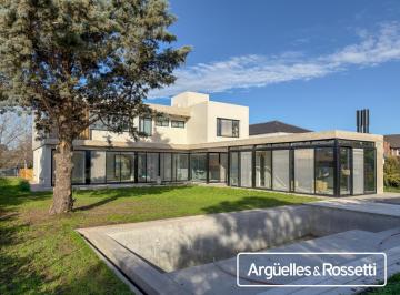 Casa · 367m² · 6 Ambientes · 2 Cocheras · Venta Casa 4 Dorm. Kentucky Funes