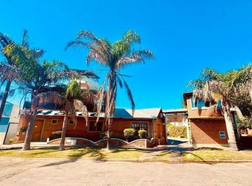 Hotel · 1709m² · 14 Dormitorios · 14 Cocheras · Hotel / Venta / Carmen de Areco