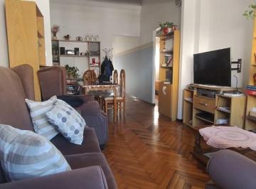 Departamento · 69m² · 3 Ambientes · Depto. 3amb. en Venta Balvanera Al Frente C/balcón