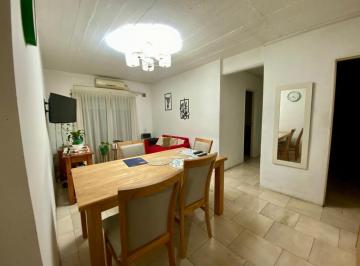 Departamento · 48m² · 4 Ambientes · Departamento Venta Gonnet 2 Dorm. Cochera