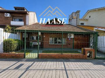 Casa · 187m² · 4 Ambientes · 1 Cochera · Casa 4 Amb. con Jardín, Playroom y Cochera Olivos