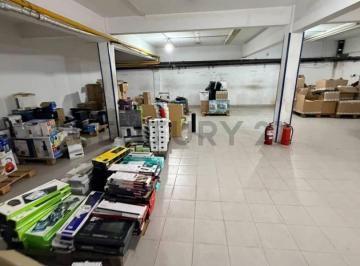 Bodega-Galpón · 300m² · Galpón / Depósito en Alquiler Carlos María de Alvear 1200 – Florida Oeste, Vicente López
