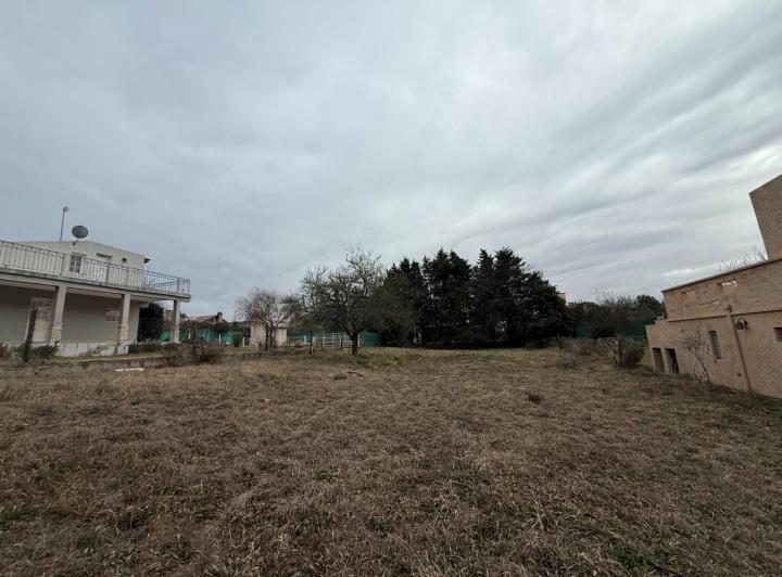 Terreno · 703m²