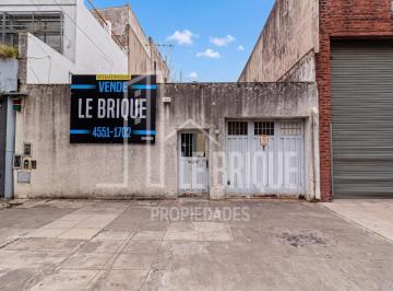 Casa · 360m² · 8 Ambientes · 1 Cochera · Casa en Lote Propio con Gran Potencial de Remodelación