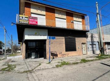 Edificio , La Matanza · Departamento en Venta de 4 Ambientes en 1er Piso Mas Local en Planta Baja.