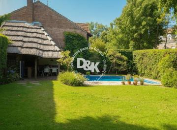 Casa de 5 ambientes, San Isidro · Casa en Venta de 4 Dorm. en Excelente Zona de La Horqueta