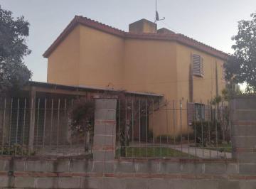 Casa de 8 ambientes, Córdoba · Casa en Venta + Dpto con Renta en B° Ampl. 1 de Mayo!