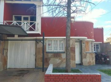 Casa · 180m² · 6 Ambientes · 1 Cochera · Venta Casa con Galpon Para Inversion Dorrego Gllen