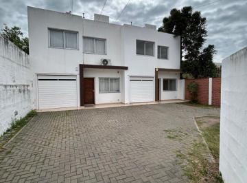 Casa · 90m² · 4 Ambientes · Duplex en Alquiler Sobre Recta Martinolli