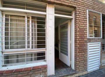 Local comercial · 25m² · 1 Ambiente · Local Frente a Pio X a m de Av Colon con Gran Baño