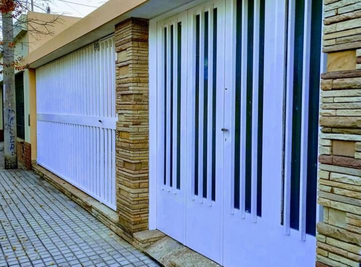 Casa · 200m² · 3 Dormitorios · 1 Cochera