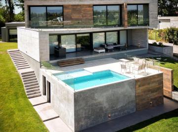 Casa · 492m² · 6 Ambientes · 2 Cocheras · Alquiler Casa La Vacherie Maipú Mendoza