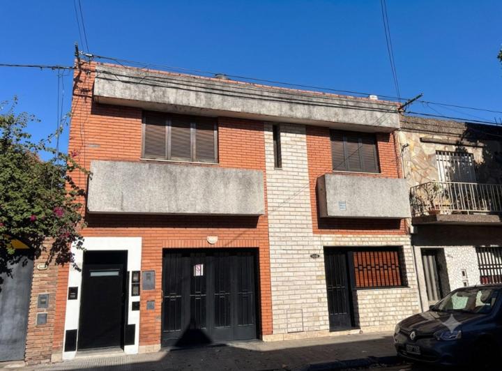 Casa · 173m² · 6 Ambientes · 1 Cochera