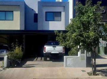 Casa en Venta de 3 ambientes DOCTA · Duplex en Docta Boulevard, Propietario Vende! 2 Dorm..