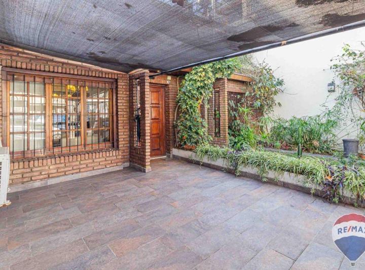 Casa · 93m² · 5 Ambientes · 1 Cochera