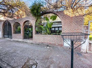 Casa · 114m² · 8 Ambientes · 1 Cochera · Venta Casa 3 Dorm. Pileta Villa Cabrera