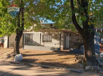 Casa · 185m² · 6 Ambientes · 2 Cocheras · Venta Casa 7 Amb en con Jardin en Villa Adelina