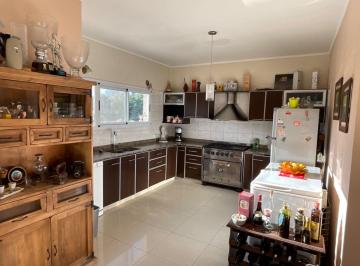 Casa · 236m² · 5 Ambientes · 3 Cocheras · Casas en Venta Village del Parque Hudson
