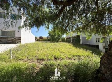 Terreno · 300m² · Openhouse Vende Exclusivo Terreno en Barrio Dalvian