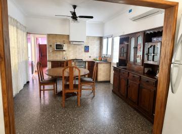 Casa · 175m² · 5 Ambientes · 2 Cocheras · Casa en Venta - Tolosa - La Plata