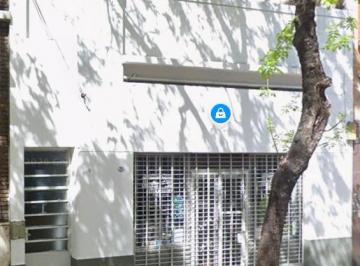 Ingreso de calle · PH Sin Expensas - con Remodelación Inconclusa - Terraza Propia