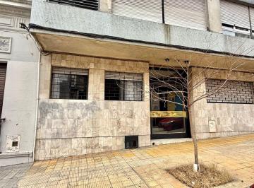 Departamento · 47m² · 3 Ambientes · Alquiler Apartamento 1 Dormitorio y Patio Cordon