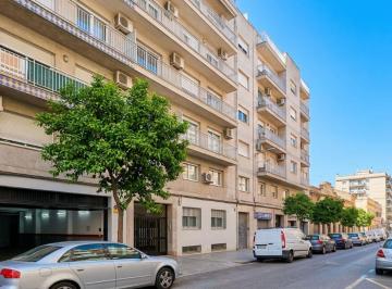 Garage · 12m² · Excelente Coche en Monserrat