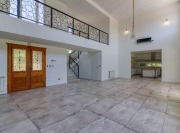 Casa · 208m² · 5 Ambientes · 2 Cocheras · Venta Casa 5 Amb en Barrio Terravista Acep Permuta