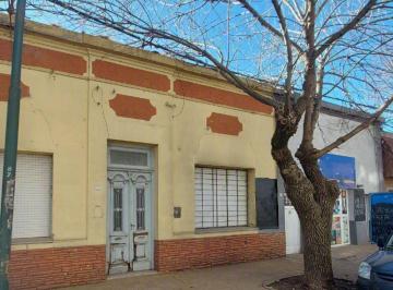 Casa · 326m² · 5 Ambientes · Casa en Venta en Salto con Local