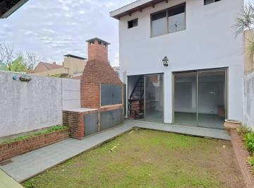 Casa · 95m² · 4 Ambientes · Venta Casa Duplex 3 Dorm. Quincho Martínez