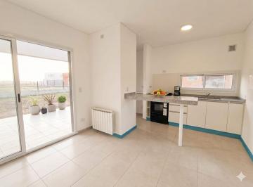 Casa · 83m² · 3 Ambientes · 2 Cocheras · Alquiler 3 Ambientes Casas del Este Pilar